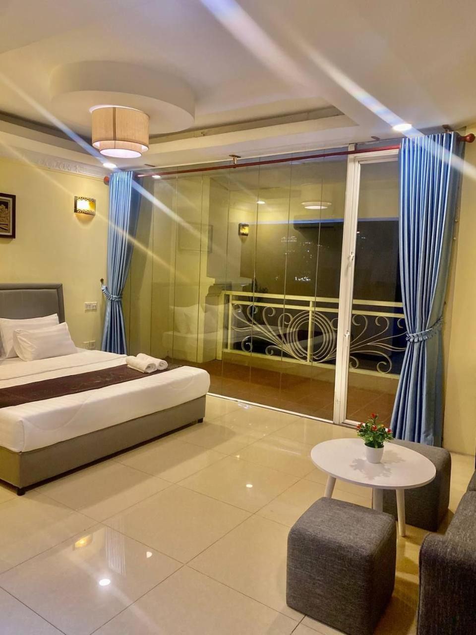 Soma Hotel Phnom Penh Ngoại thất bức ảnh