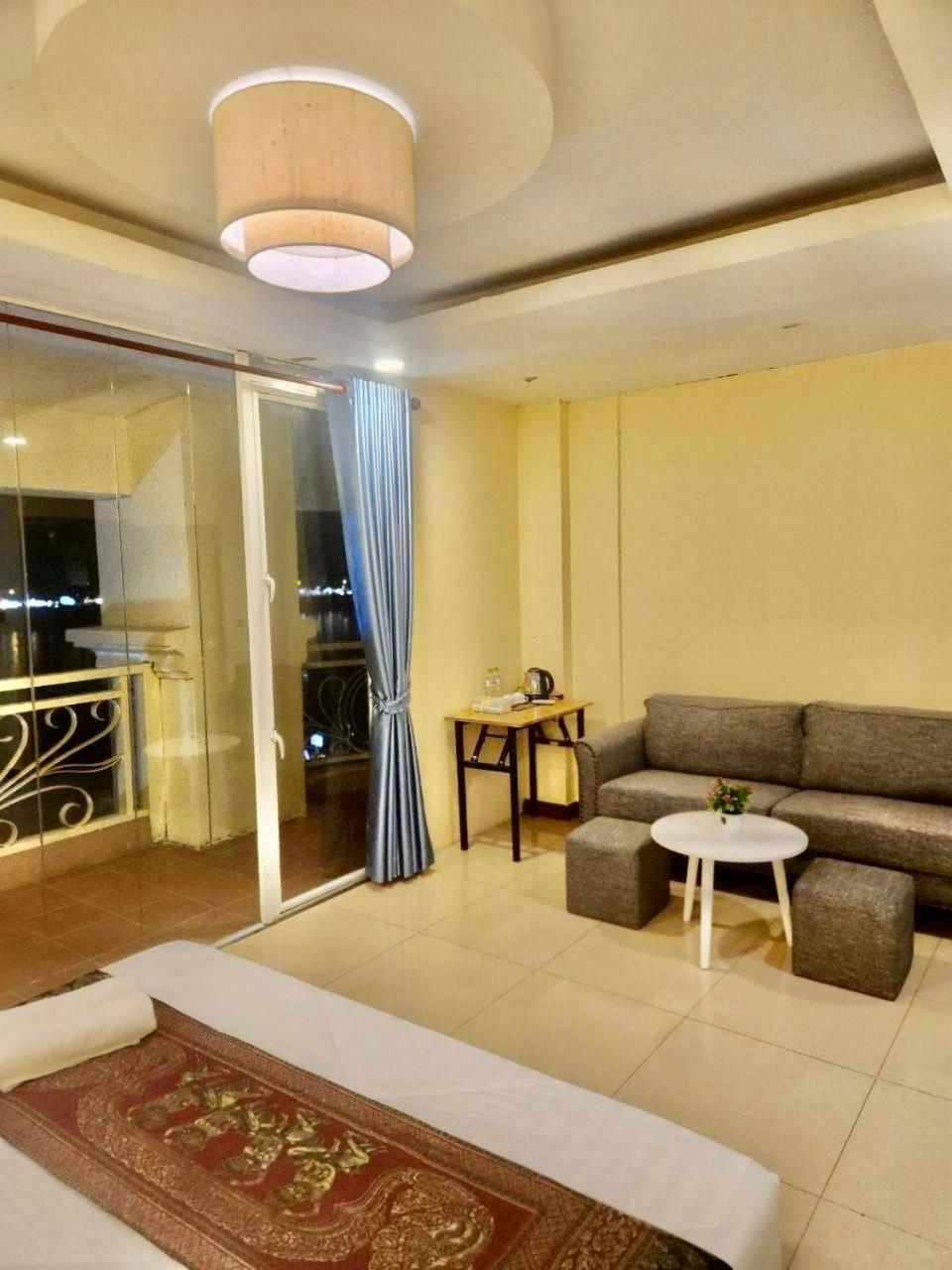 Soma Hotel Phnom Penh Ngoại thất bức ảnh